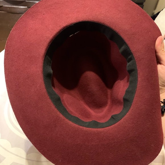 4/20$ Burgundy hat - Picture 3 of 4